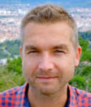 Dr. Julien Moreau